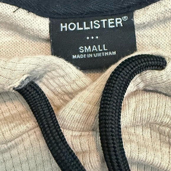 Hollister Waffle Knit Pullover Hoodie - Picture 3 of 3